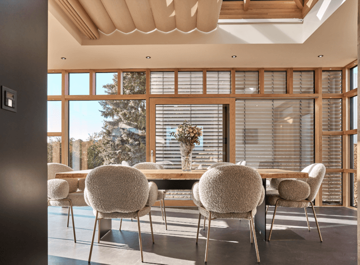 Wohnwintergarten im Landhausstil mit feingliedriger Fassadeneinteilung