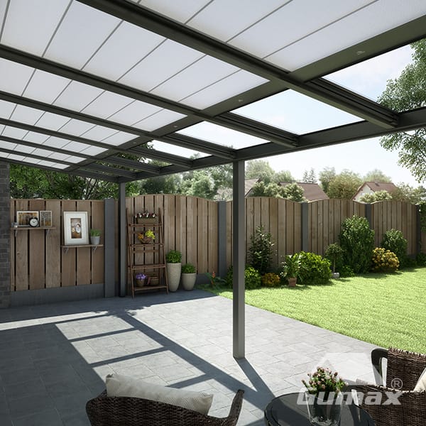 Gumax Poly Line Terrassenüberdachung mit Sonnenschutz