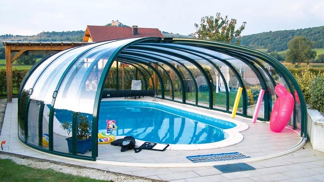 Hohe teleskopisch schiebbare Poolüberdachung SUBLIM